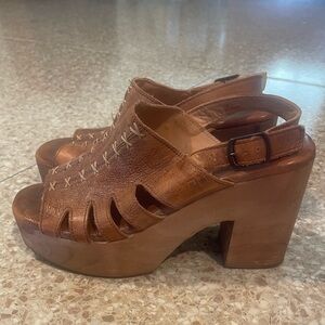 BedStu Women's Tan Platform Sandals